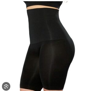 Empetua high waisted shaper shorts